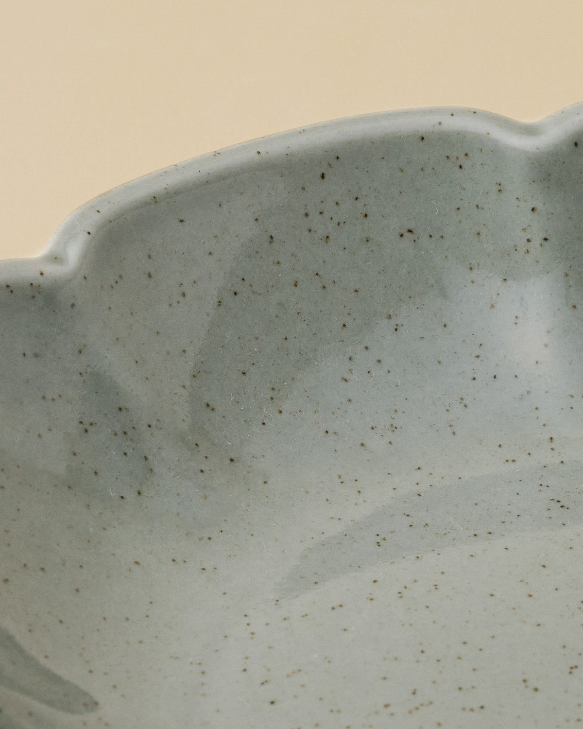 Mavelle Green Speckle Heirloom Scallop Pasta Bowl bowl