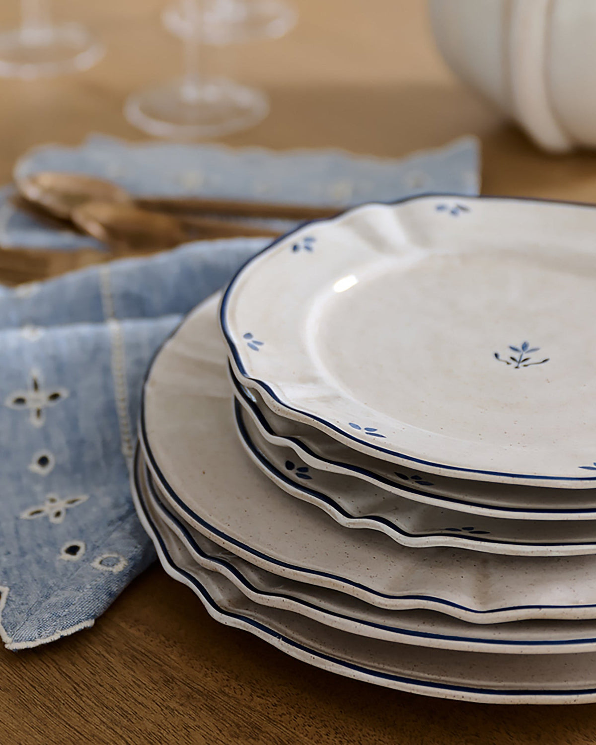Mavelle Juliet Plate dinnerware set - Styled in Room