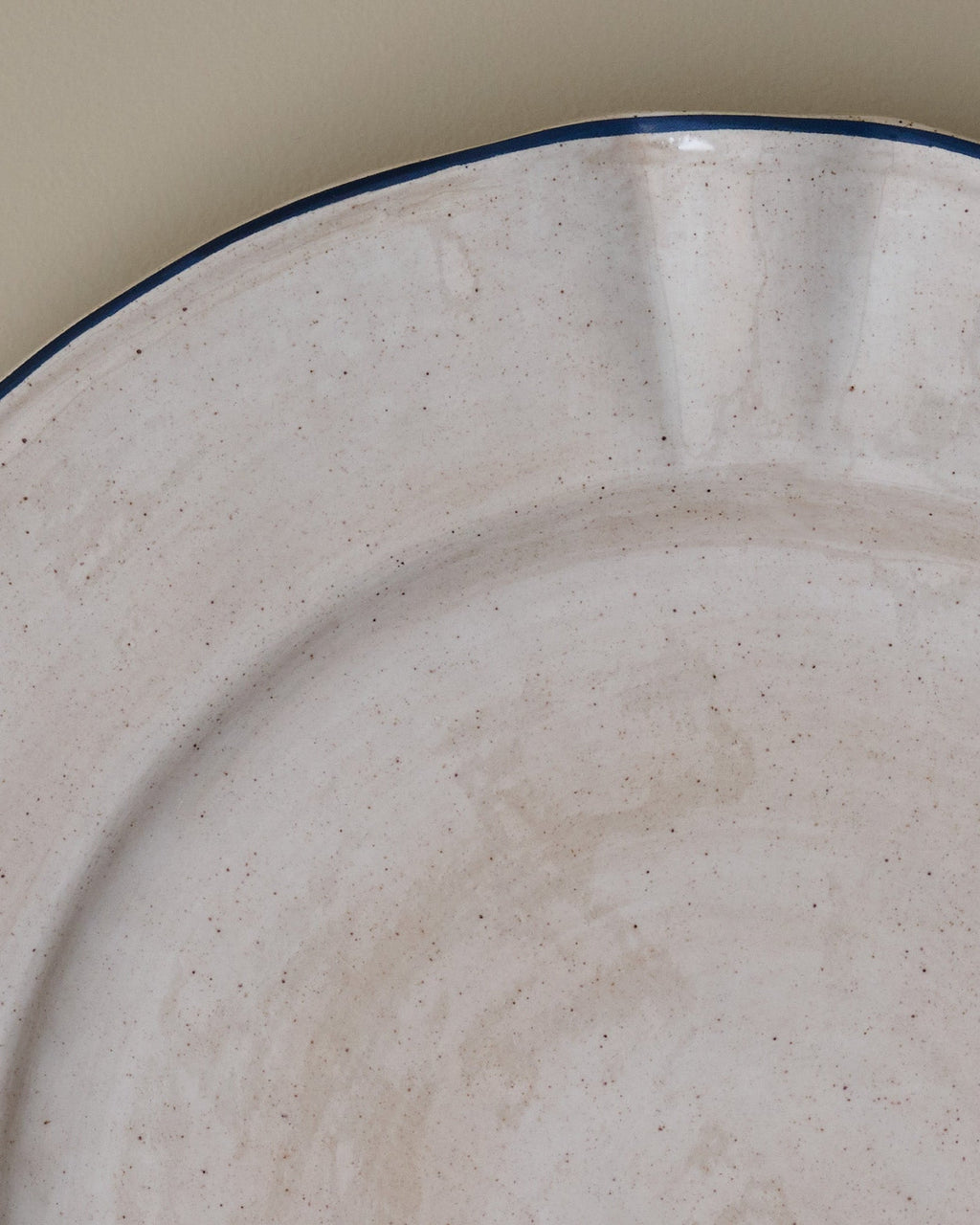 Mavelle Juliet Plate dinnerware set - Close-Up