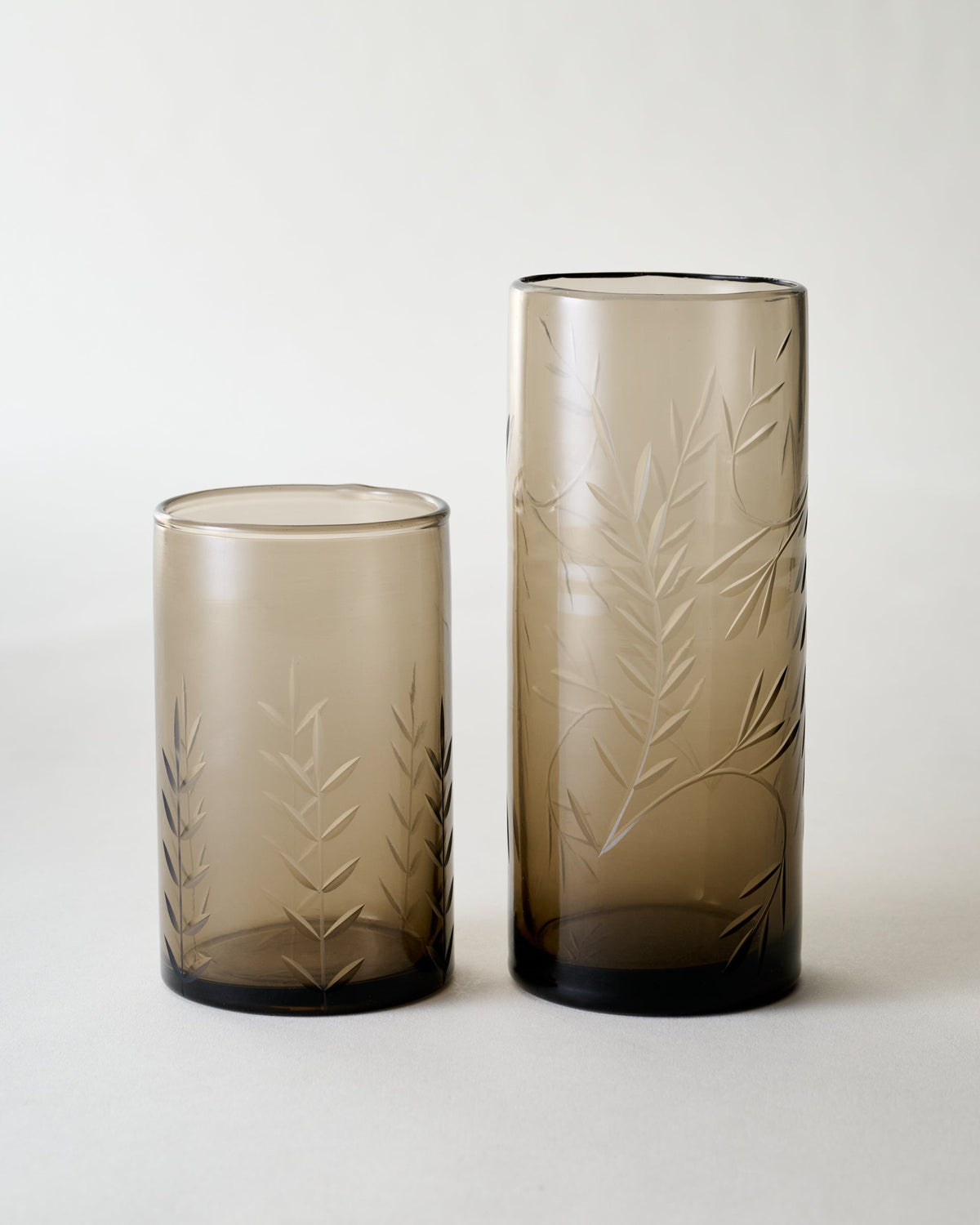 Mavelle Recycled Etched Glass Tumbler, Brown drinking glass - Close-Up