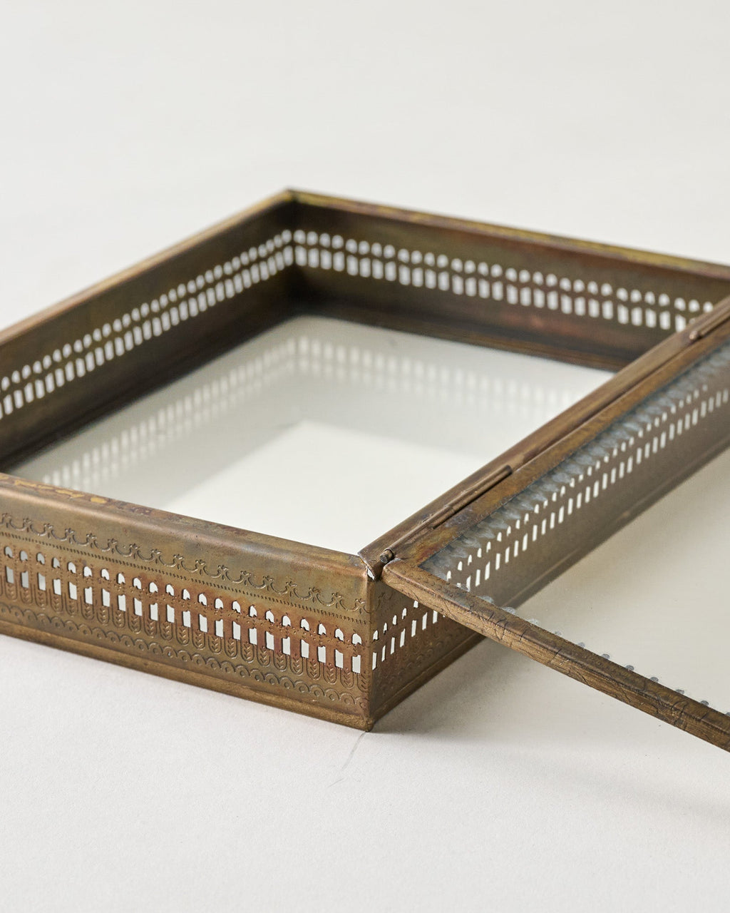 Mavelle Willow Etched Metal and Glass Box decorative box - Close-Up