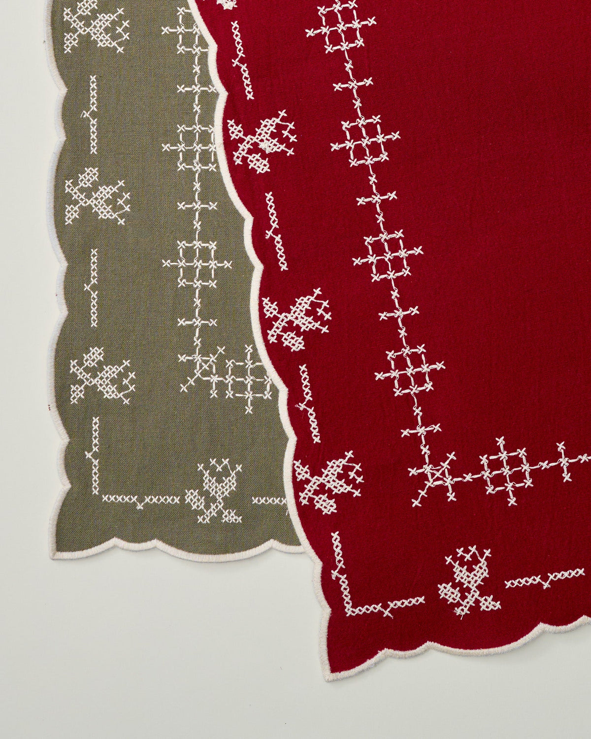 Mavelle Olive & Red Cross Stitch Winter Tulip Reversible Table Runner - 73"x15" table runner