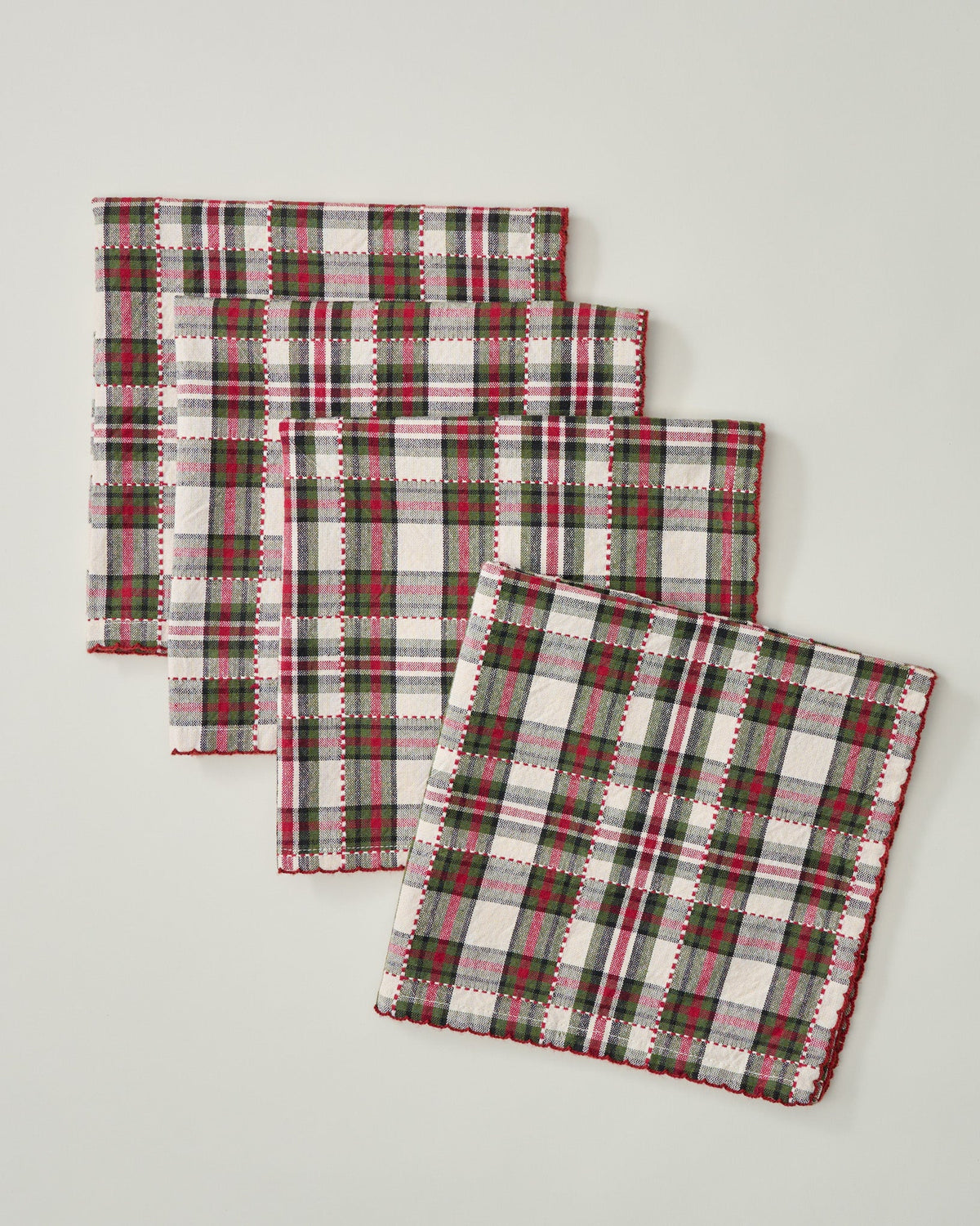 Mavelle Classic Christmas Plaid Napkin Set of Four cloth napkin set - Detail View