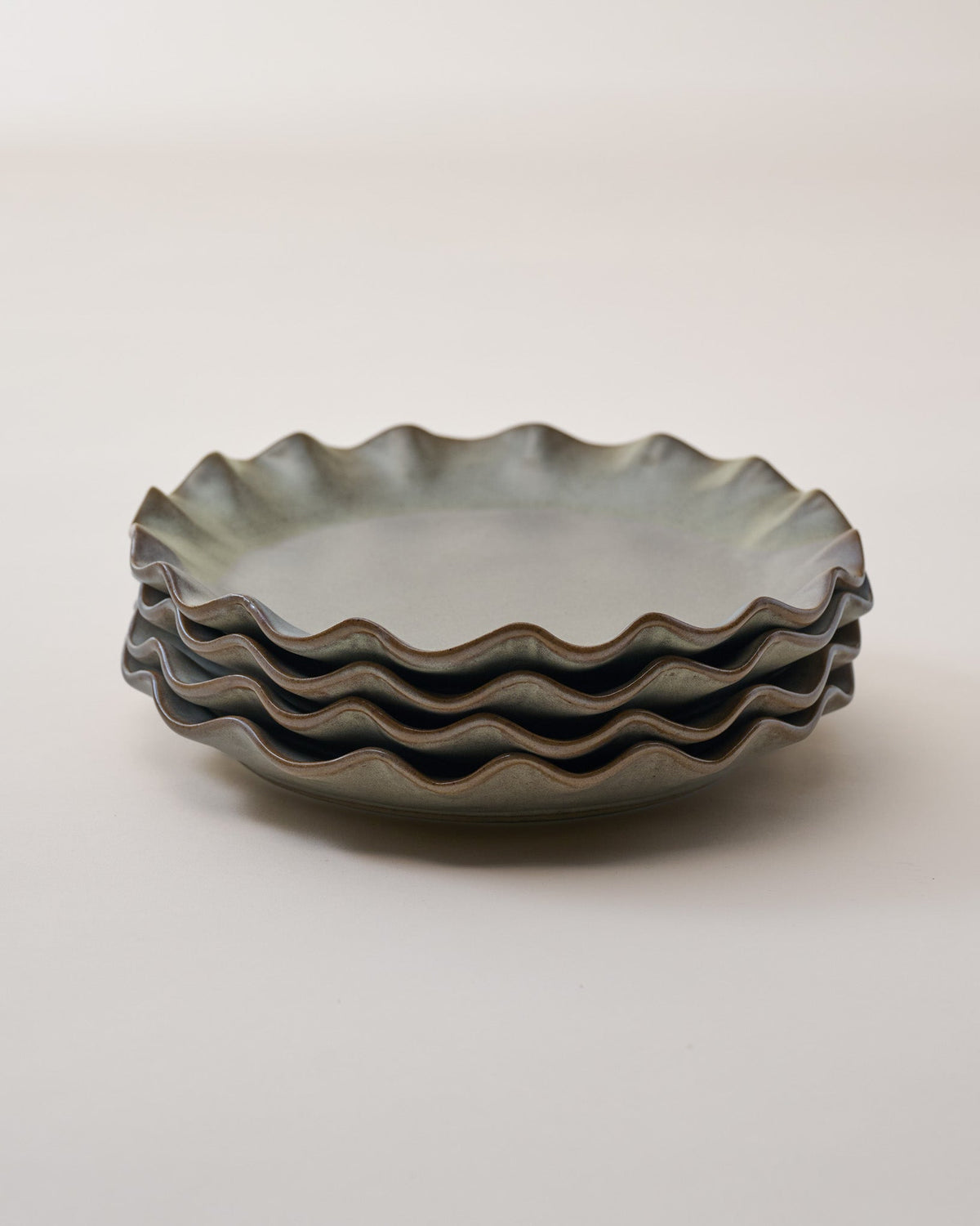 Mavelle Green Organic Ruffle Edge Plate dinnerware set - Side View