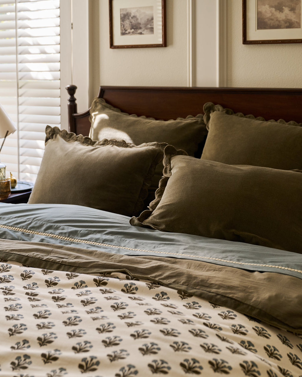 Mavelle Green Velvet Scallop Edge Sham pillow sham - Detail View