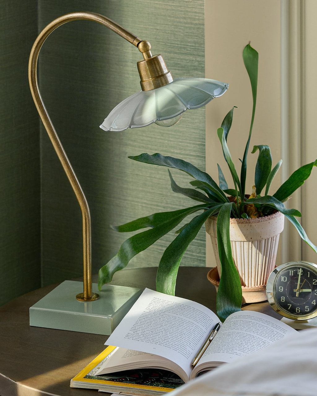 Mavelle Lulu Enamel Petal Lamp table lamp - Detail View