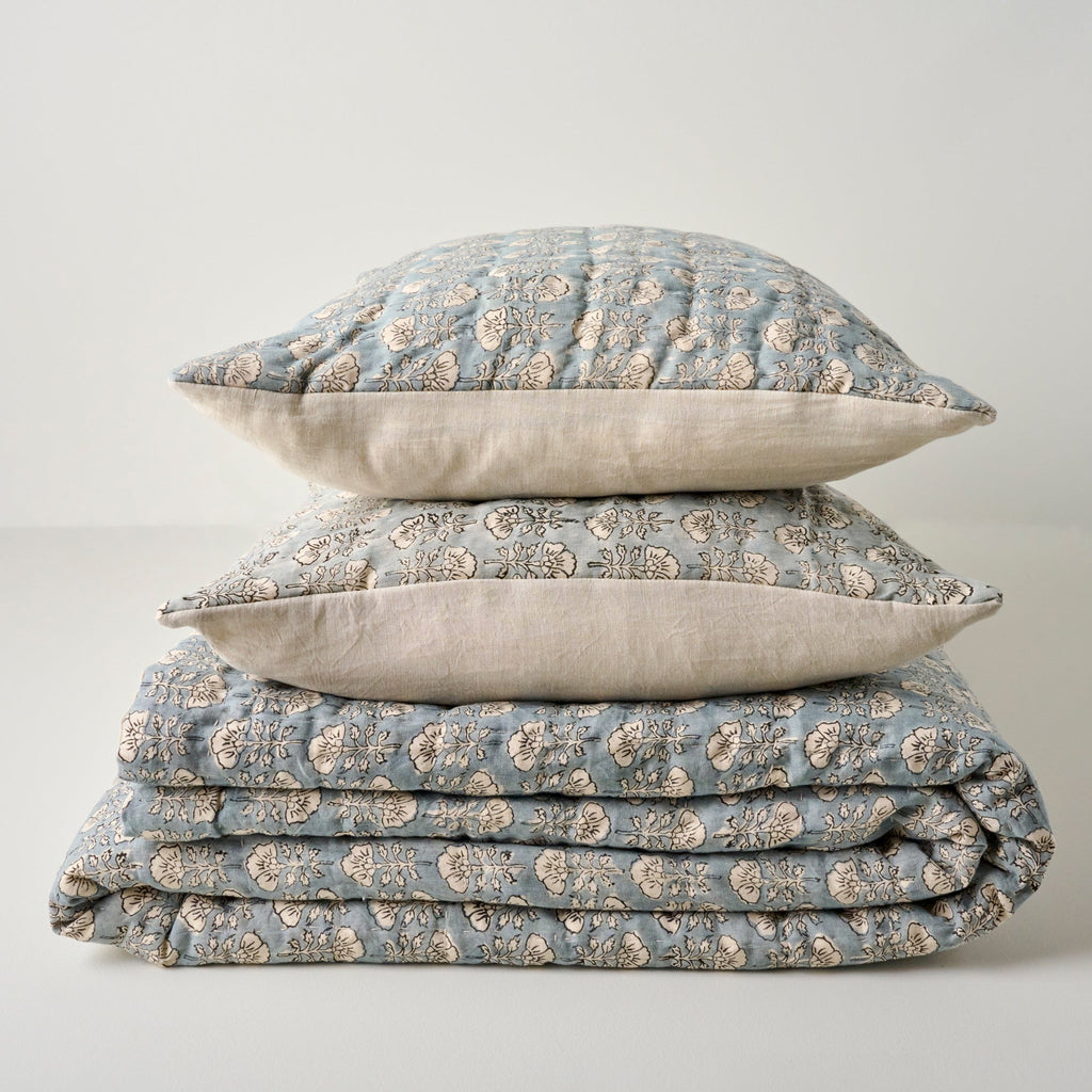 Mavelle Silver Blue Flora Block Print Quilt & Sham Set (King) quilt