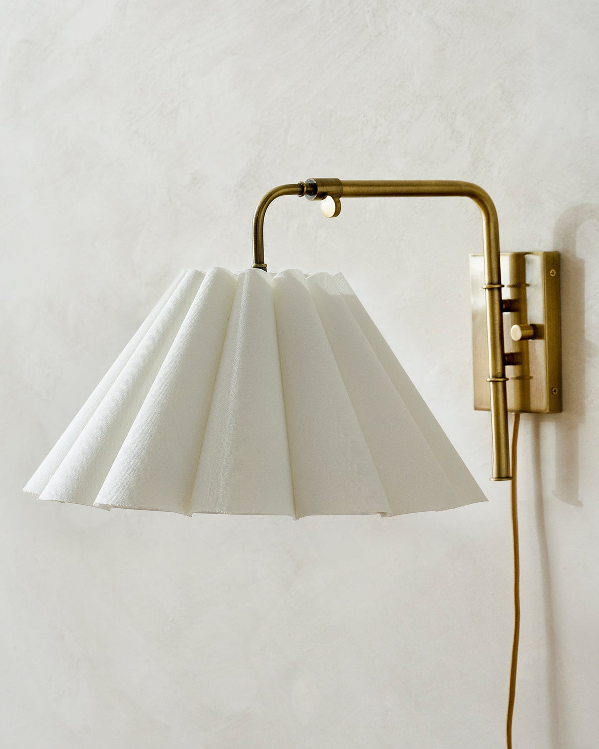 Mavelle Odette Linen Scallop Swivel Plug-In Sconce wall sconce - Detail View