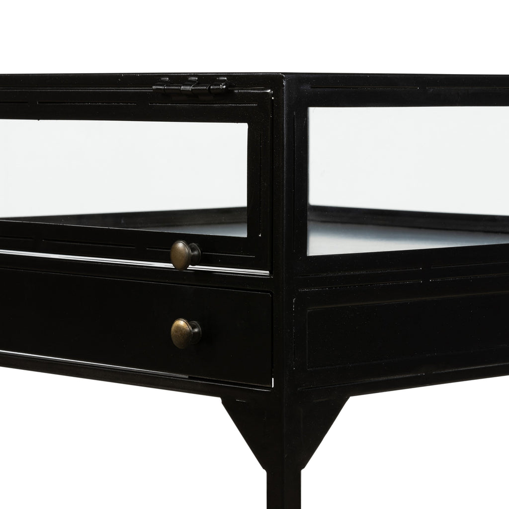 Mavelle Amari End Table side table - Close-Up