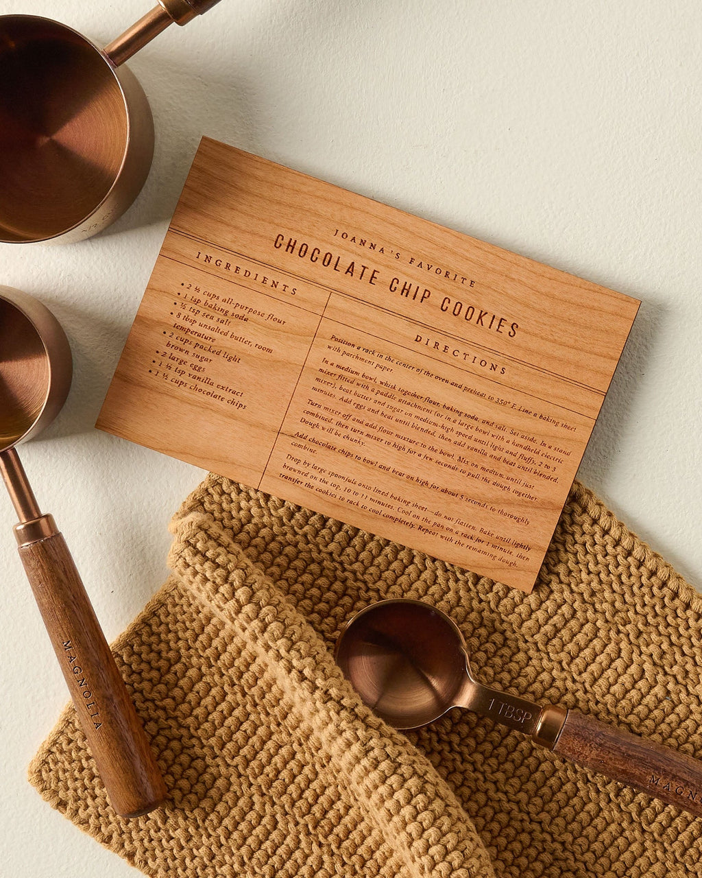 Mavelle Wooden Recipe Card (Chocolate Chip Cookies) kitchen tool - Detail View