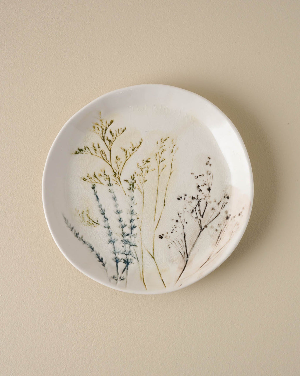 Mavelle Pressed Floral Plate dinnerware set